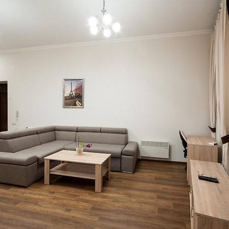 Wonderful Flat On City Center Uschhorod Exterior foto